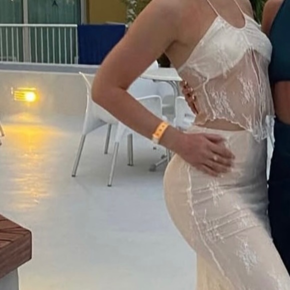 Lace two piece set - Picture 3 of 3